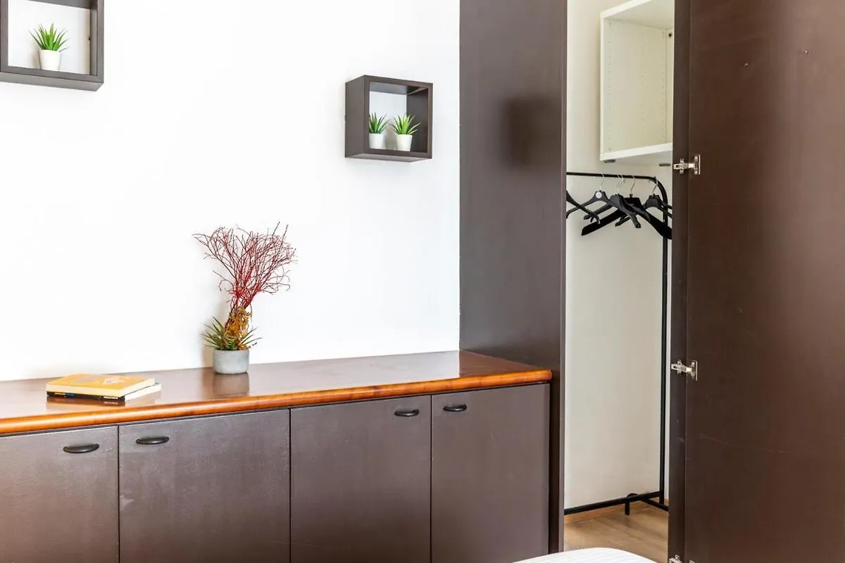 Duomo 5Min - Torre Velasca - 2 Bedrooms - Netflix, Wi-Fi ميلان 0*,
