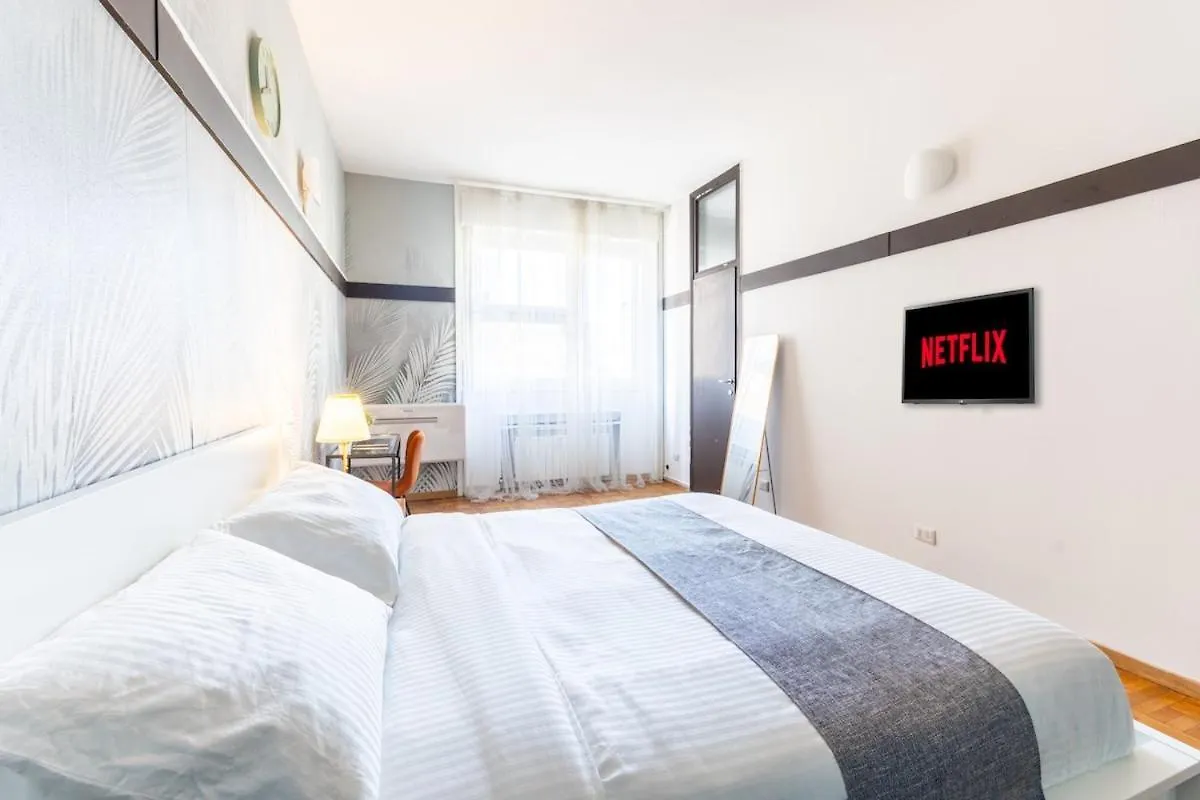 شقة Duomo 5Min - Torre Velasca - 2 Bedrooms - Netflix, Wi-Fi ميلان