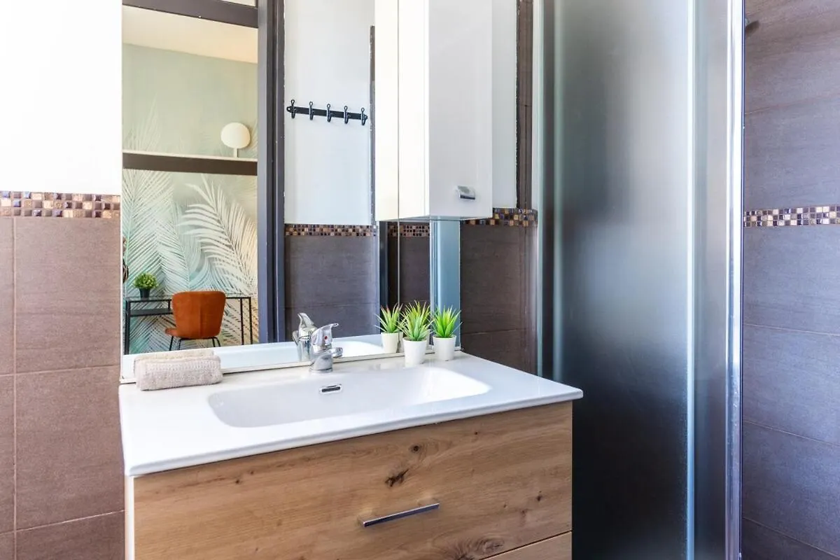 Duomo 5Min - Torre Velasca - 2 Bedrooms - Netflix, Wi-Fi 밀라노